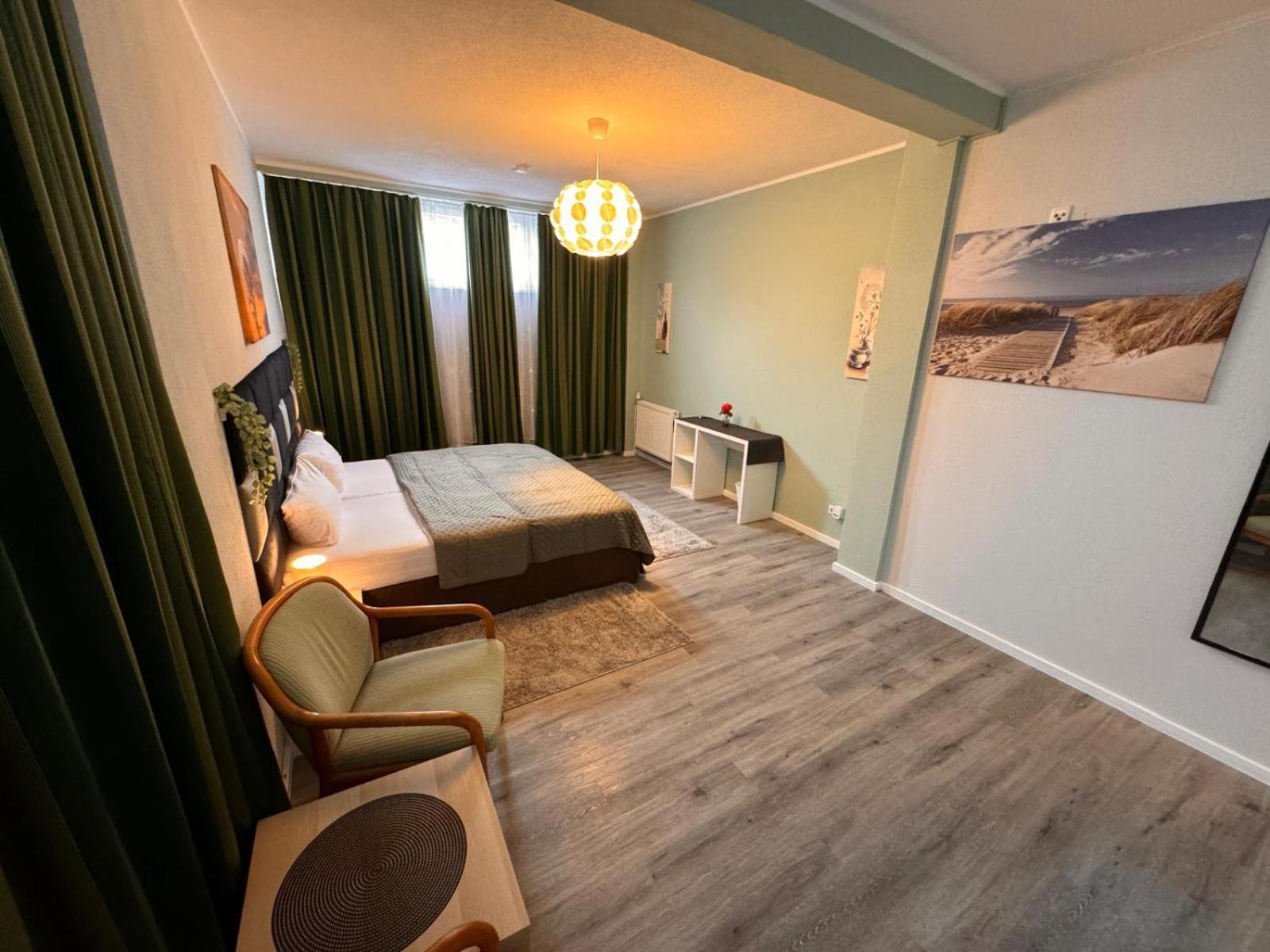 F-f Haus Monteuren Homestay *