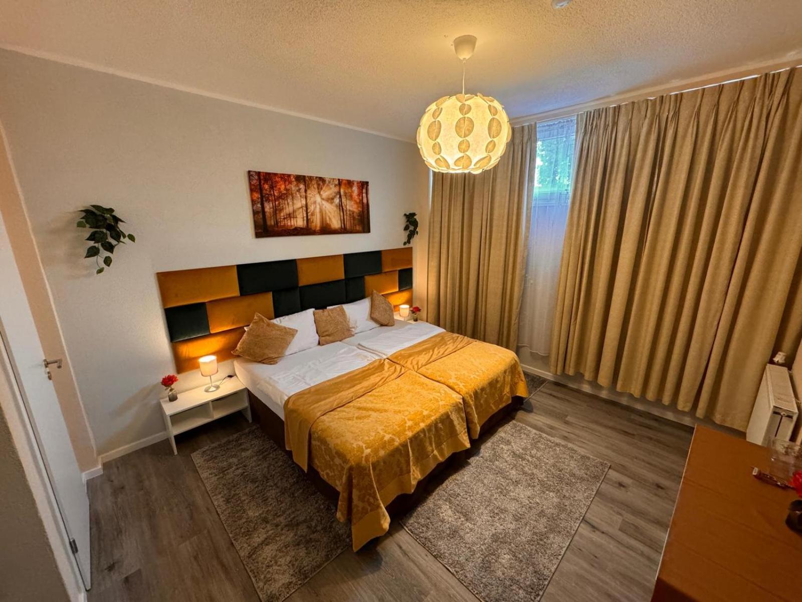 F-f Haus Monteuren Homestay
