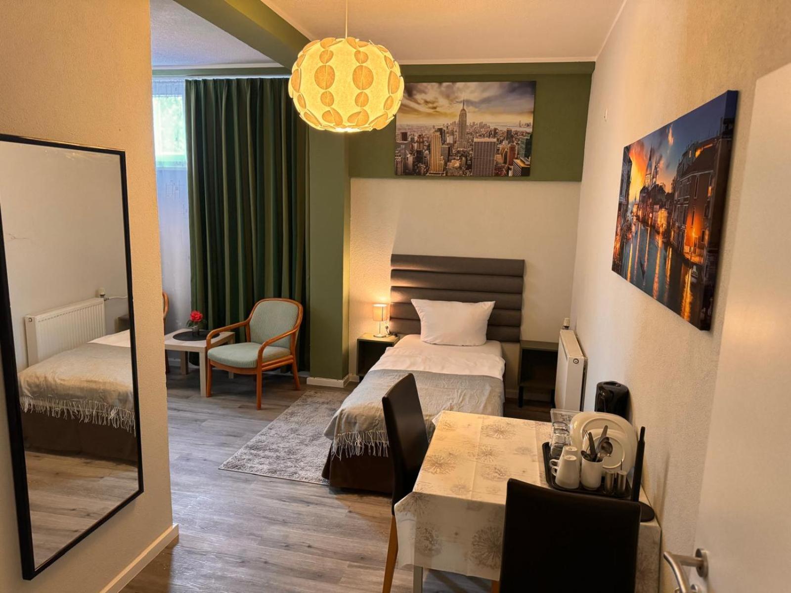 F-f Haus Monteuren Homestay