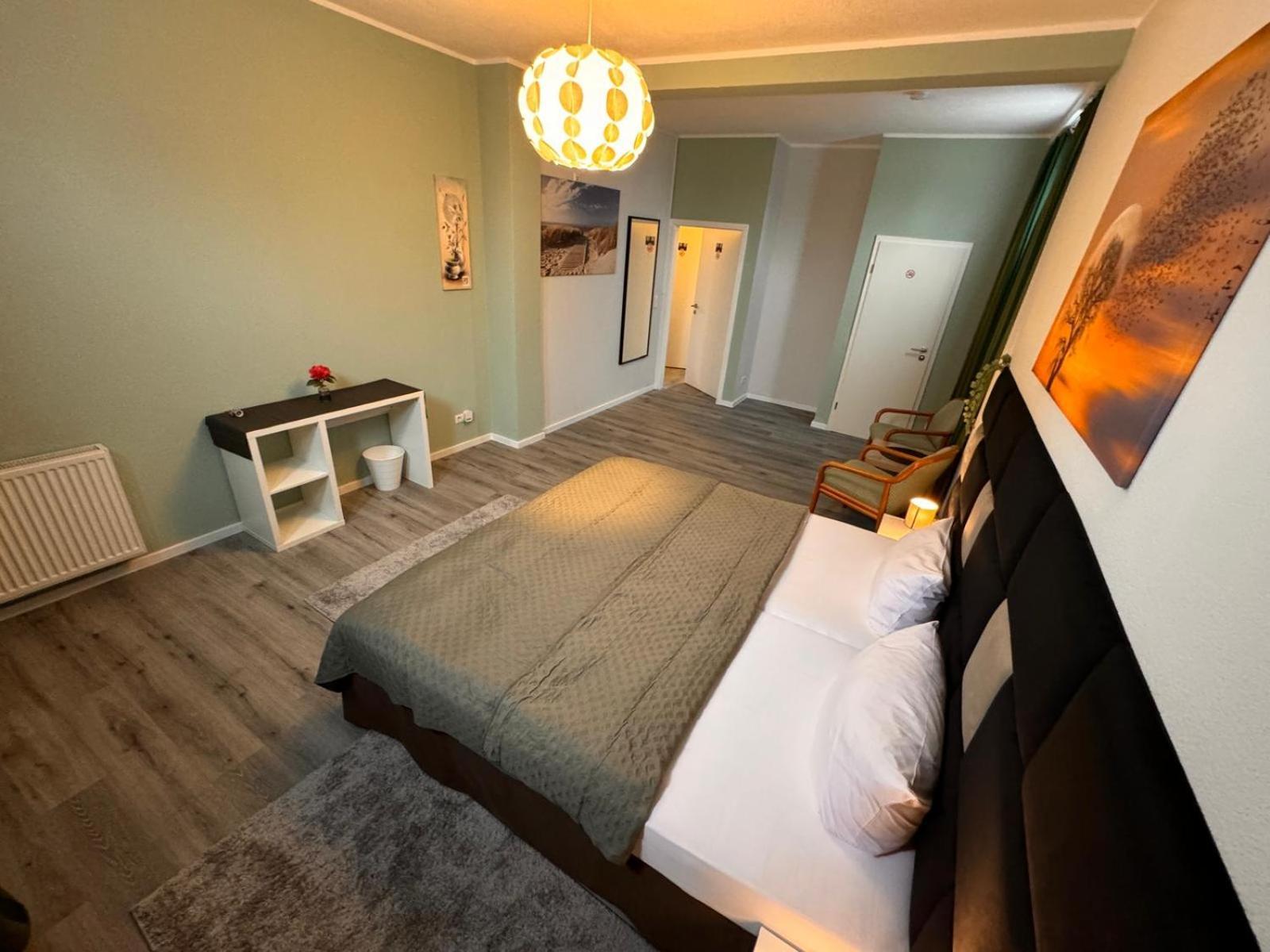 F-f Haus Monteuren * Neuhausen auf den Fildern